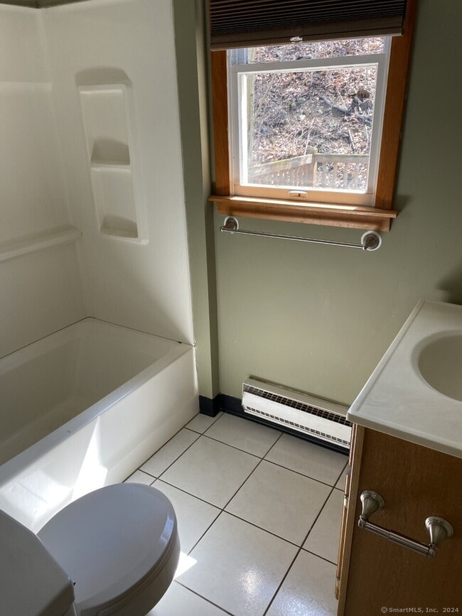 Building Photo - 21 S Division St