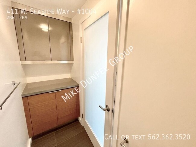 Building Photo - 411 W Seaside Wy