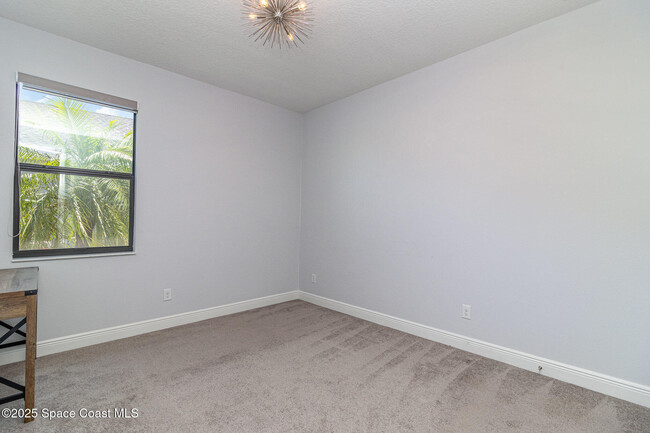 Building Photo - 2991 Casterton Dr