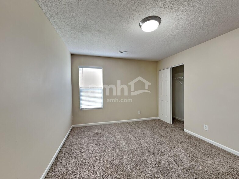 Building Photo - 696 Winners Cir