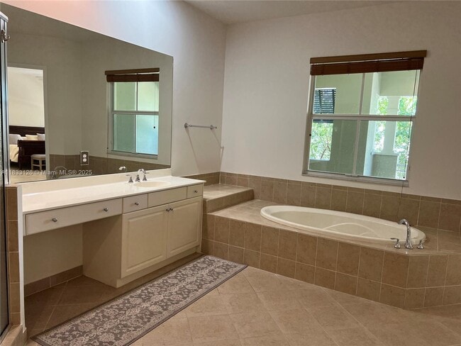 Building Photo - 3160 NW 125th Way