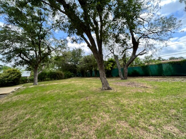 Building Photo - 118 Shannon Lee St