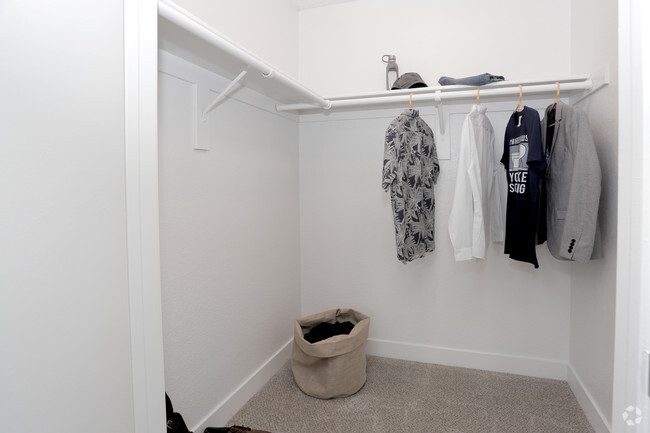 1BR, 1BA - 751 SF - Solterra At Civic Center