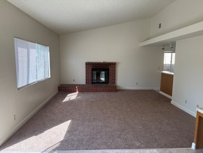 Building Photo - Browns Valley 3 Bedroom 2.5 Bath 2 Story w...