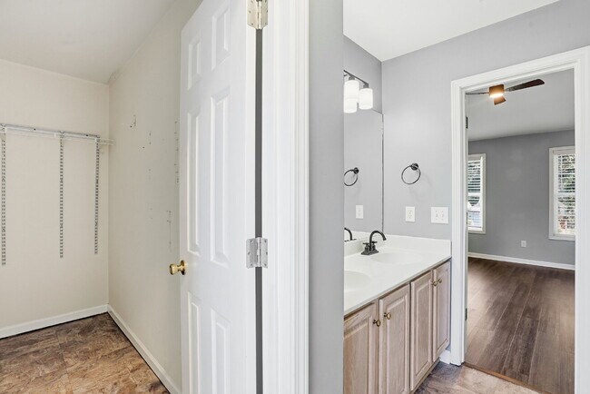 Building Photo - Bright and Airy Three Bedroom Home in Lake Linden! *MOVE IN SPECIAL AVAILABLE*