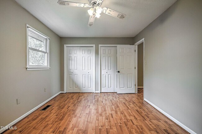Building Photo - Bellhaven townhouse