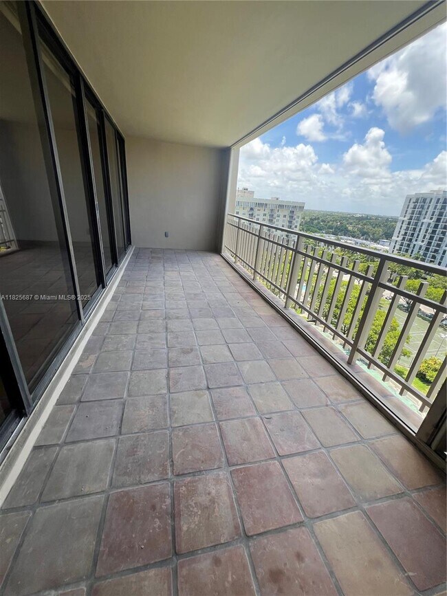 Building Photo - 11113 Biscayne Blvd