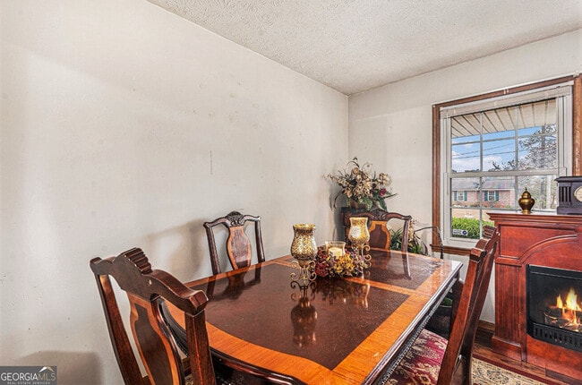 Building Photo - 1913 Amberwood Ct