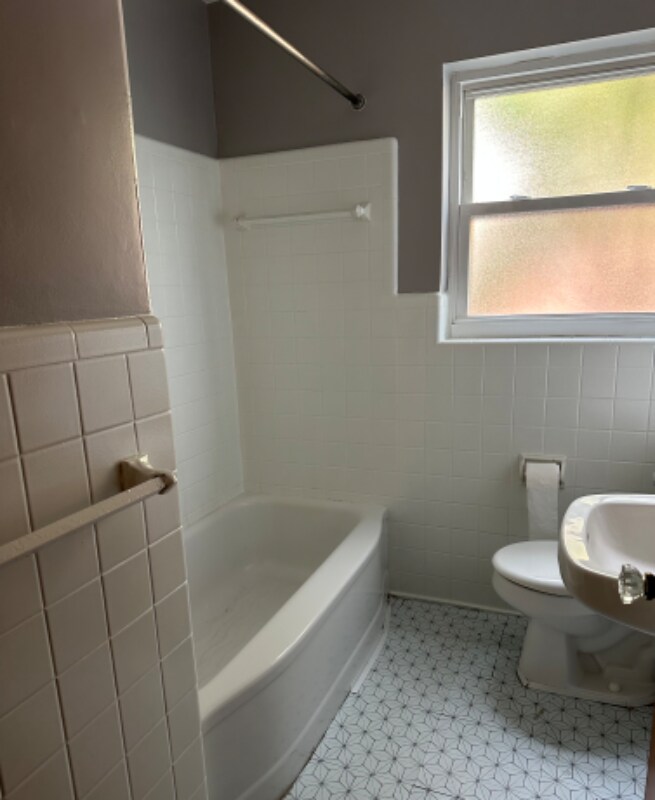 Building Photo - 1271 Morten St