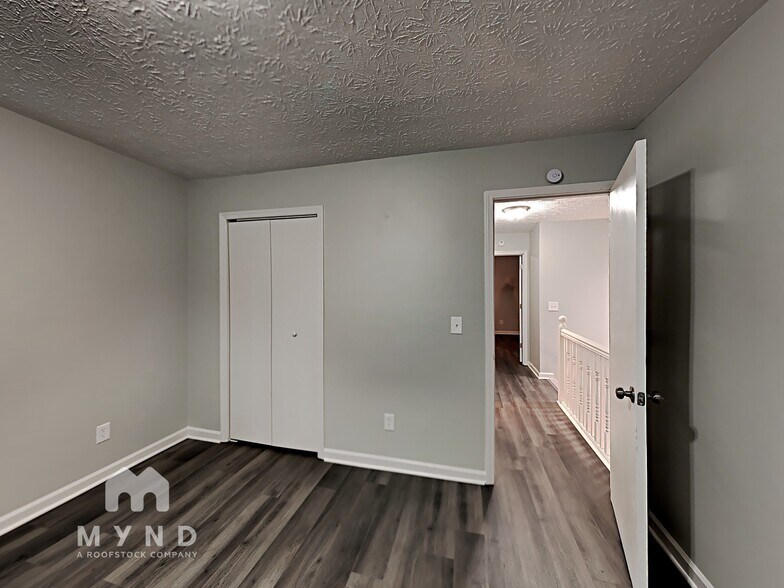 Building Photo - 5657 Riding Woods Dr SW