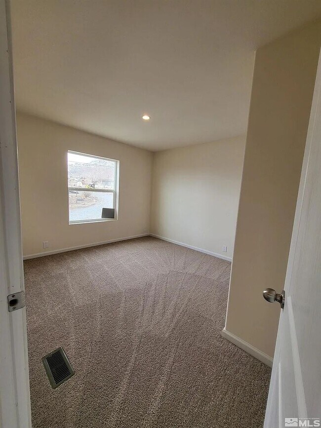 Building Photo - Spacious 3-Bedroom Home on 1.35 Acres with Valley Views – Dayton, NV