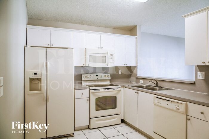 Building Photo - 17841 SW 144th Ave