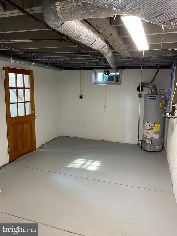 Building Photo - 404 Abbott Rd