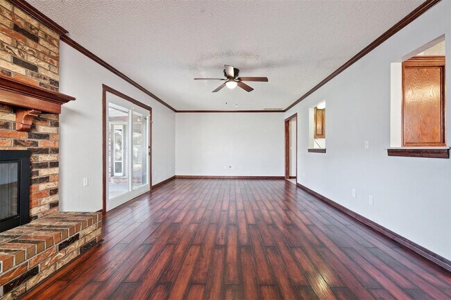 Building Photo - 805 Arlington Dr