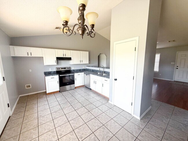 Building Photo - 175 Ridgecrest Dr