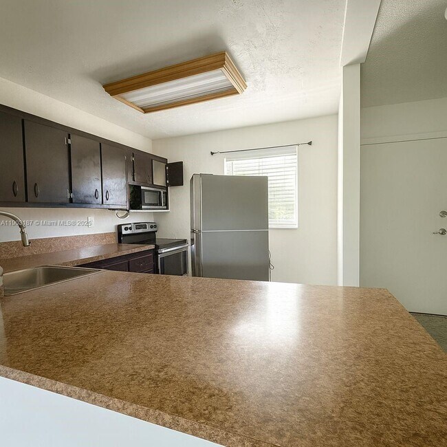 Building Photo - 7860 Camino Real