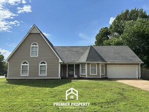 Building Photo - Large 5BR/3.5BA Home in 38125 | 2,541 Sq Ft, Vaulted Ceilings & Covered Patio