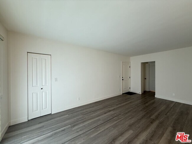 Building Photo - 3707 S Canfield Ave