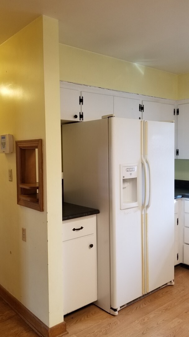 Building Photo - CHECK ME OUT!  3 Bedrooms, 2 Full Baths, B...