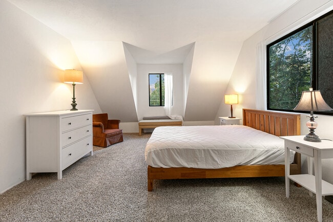 Building Photo - 117 A Ln