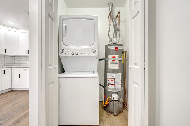 Laundry Room - 815 N Curson Ave