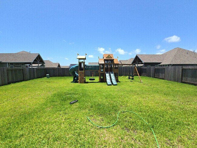 Building Photo - 14114 Little River Dr
