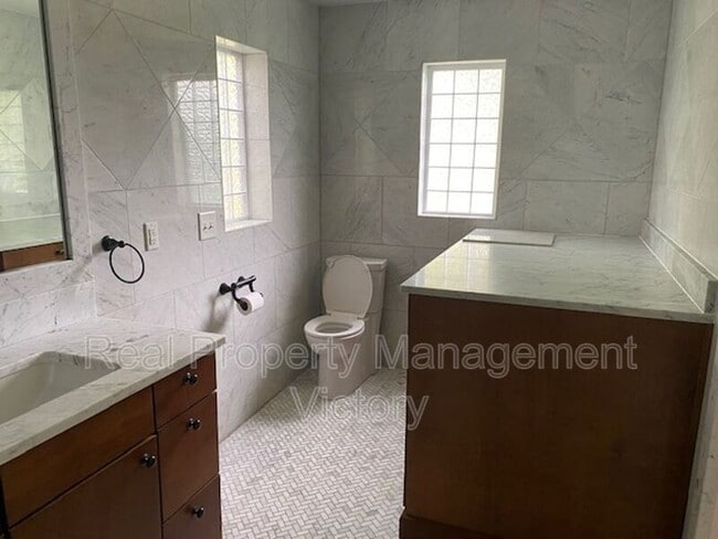 Building Photo - 101 Crest Dr