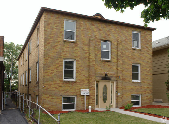 Building Photo - 1668 Hamline Ave N