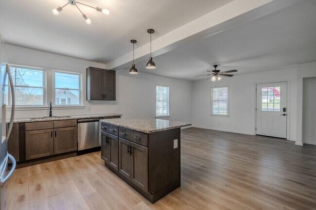 Building Photo - 231 Broadway St