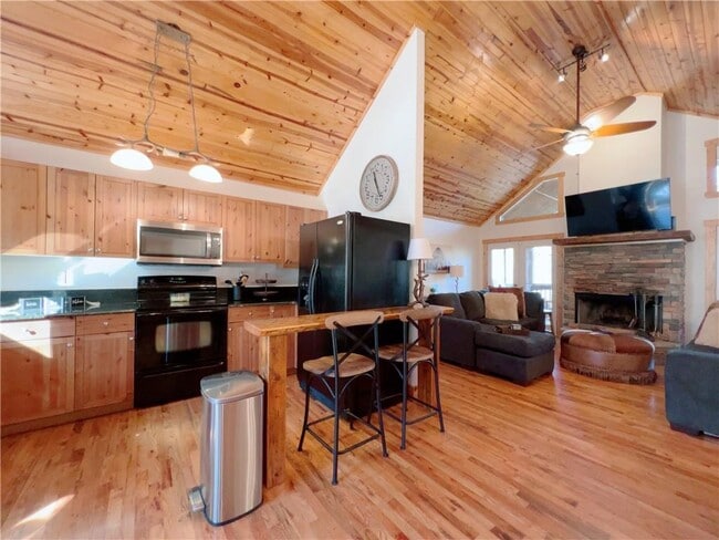 Building Photo - 532 Highland Trail