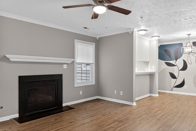 Building Photo - Spacious 3BR Condo in Fayetteville