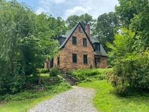 Building Photo - 17 Pratt St