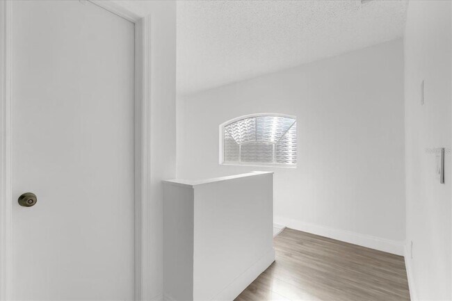 Building Photo - 14852 Laguna Beach Cir