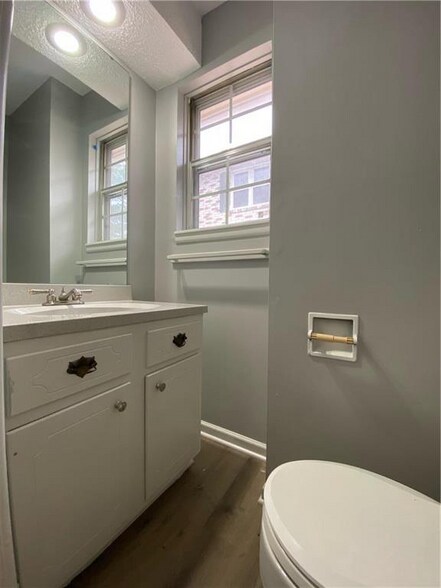 Building Photo - 10211 W 96th Terrace