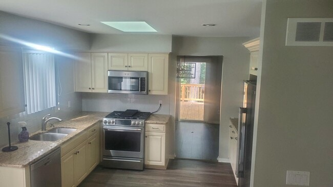 Building Photo - 6257 Gatewood