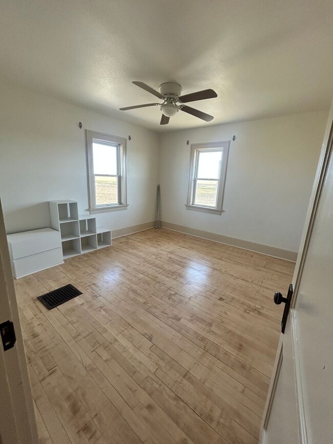 Building Photo - 4 bed 2 bath Home out in the Country
