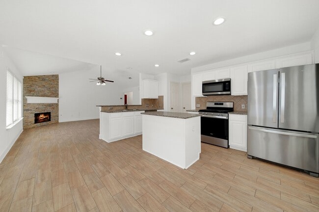 Building Photo - 135 Fairwind Trail Dr