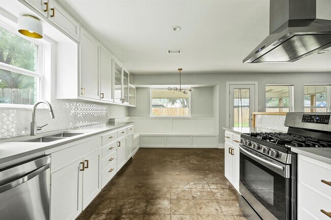 Building Photo - 2513 Broken Oak Dr