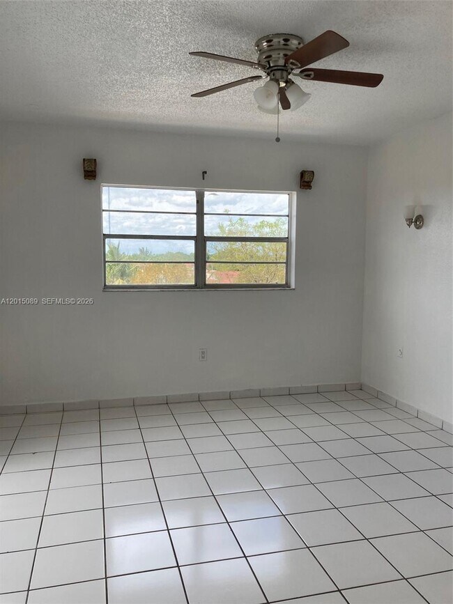 Building Photo - 5100 SW 41st St
