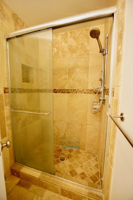 Building Photo - 39 Forest Ln