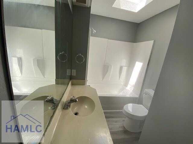 Building Photo - 300 Robinson Loop