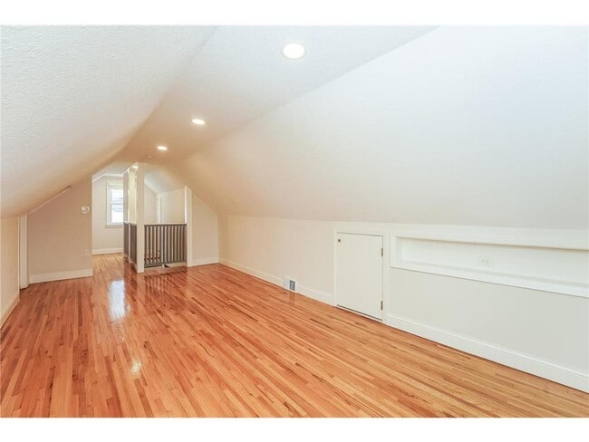 Building Photo - 5928 York Ave S