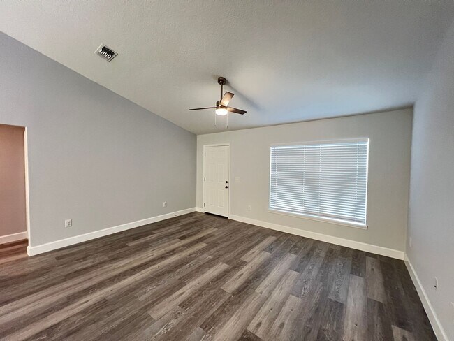 Building Photo - 3 BD/2BA Home in Dunnellon!