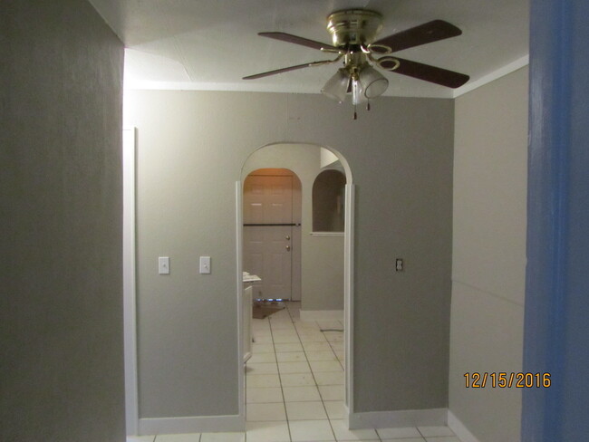 Building Photo - NICE Duplex for Rent close to Midtown and ...