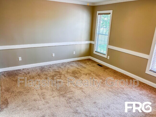 Building Photo - 2608 Chardon Ct