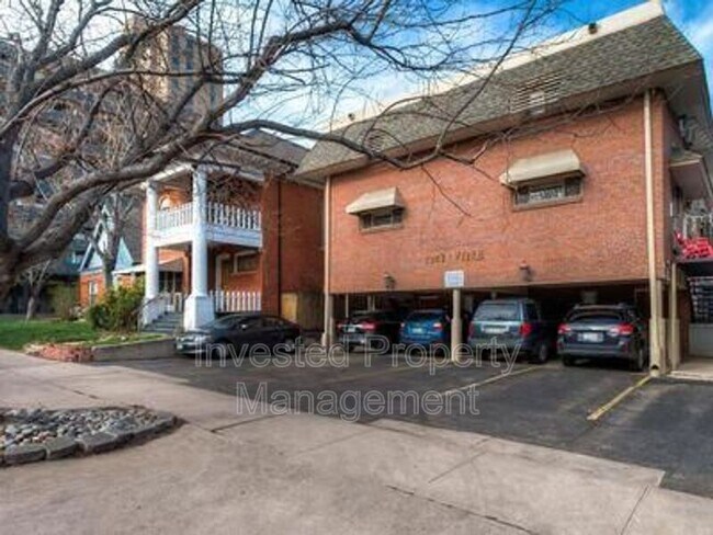 Building Photo - 1243 Vine St