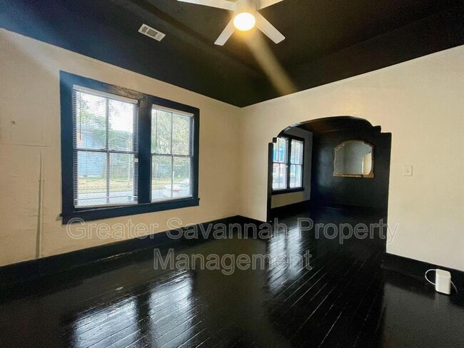 Building Photo - 2221 Harden St