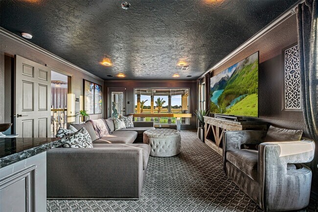 Building Photo - 12345 White Oak Point