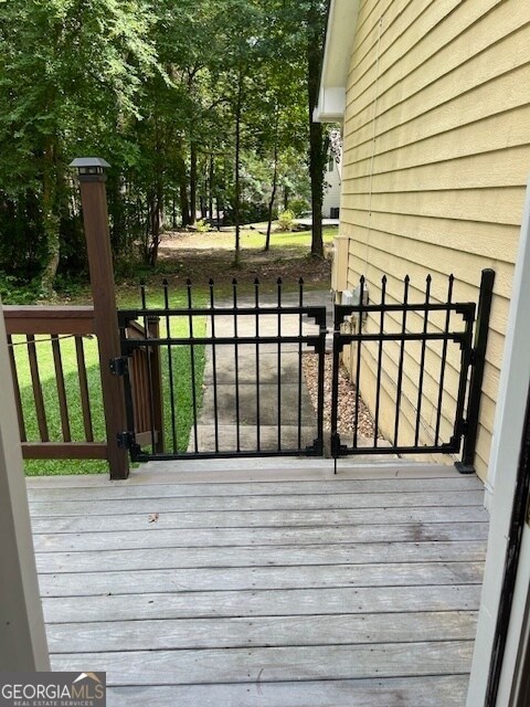 Building Photo - 345 Little Creek Dr