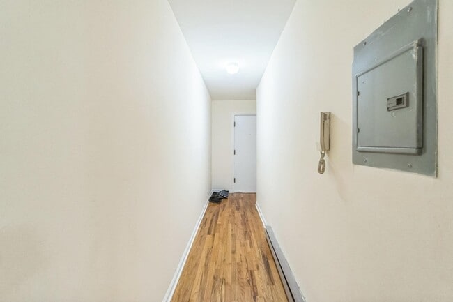 Building Photo - 318 Hudson St